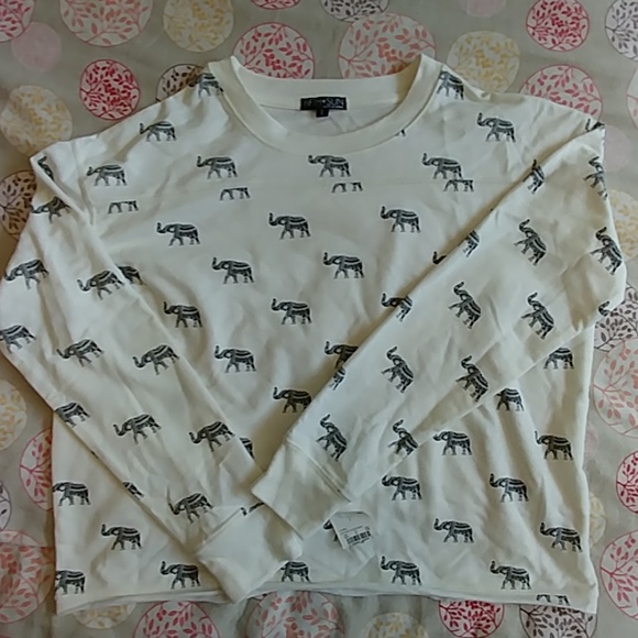 Fifth Sun Tops - NWT Elephant crop top